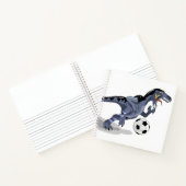 Illustratie van een raptor dinosaurus die voetbal  notitieboek (Binnen)