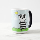 Illustratie van een schattige panda magische mok (Voorkant rechts)