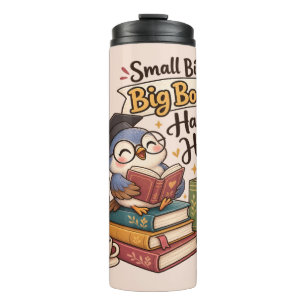 Illustratie van een schattige uil die boeken leest thermosbeker