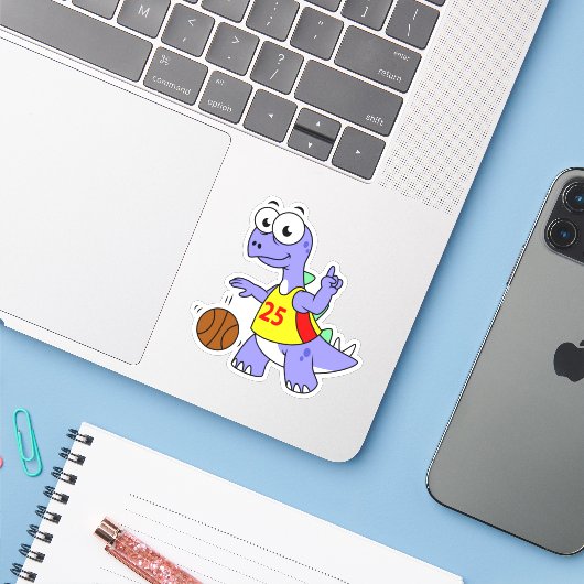 Illustratie van een Stegosaurus die basketbal spee Sticker (Laptop met iPhone)