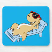 Illustratie van een zonnebadende Tyrannosaurus rex Muismat (Voorkant)