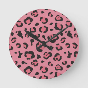 Illustratie van het roze leopard-dier ronde klok
