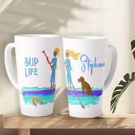 Illustratie van tienermeisje en hond op paddleboar latte mok