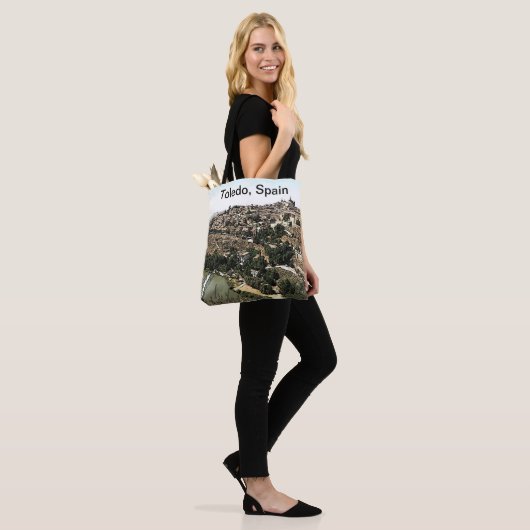 Illustratief landschap van Toledo, Spanje Tote Bag (Op model)