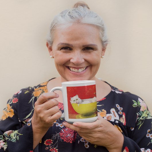 illustratiekat in gele kom koffiemok