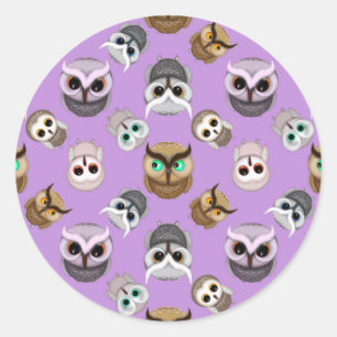 Illustratiepatroon van een schattige uil op paarse ronde sticker