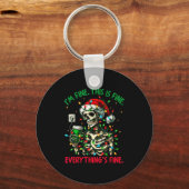 I'm Fine This Is Fine Everything Christmas Skeleto Sleutelhanger (Voorkant)