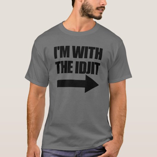 IM met de idjit pijl rechts idioot matching idjit T-shirt (Voorkant)