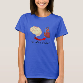 Im met T-shirt met stomkop en brein