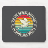 I'm Not Procrastinating I'm Doing Side Quests Drag Muismat (Voorkant)