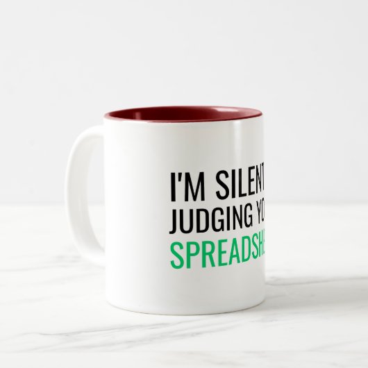 I'm Silently Judging Your Spreadsheet Tweekleurige Koffiemok (Voorkant links)