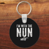 I'm With The Nun Easy Costume Halloween Couples Ma Sleutelhanger (Voorkant)