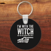 I'm With The Witch Funny Halloween Couple Costume  Sleutelhanger (Voorkant)