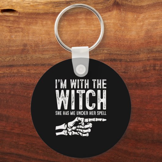 I'm With The Witch Funny Halloween Couple Costume  Sleutelhanger (Voorkant)