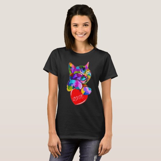 Image of kitten holding heart. t-shirt (Voorkant volledig)