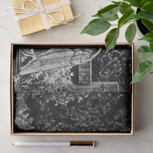 Imagen blanco y negro arrodillando ángel tissuepapier (Geschenk)