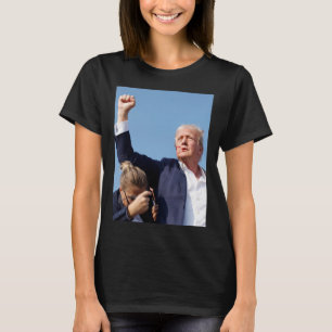 Imaging schieten een Man en Trump staat daar UNFA T-shirt