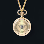 Imker's Gold 100% PURE MADE BY BEES Honey Bee Horloge<br><div class="desc">afbeelding van honingbijen op een metalen gouden gradiëntachtergrond ziet er verbluffend uit op deze prachtige gouden metalen polshorloge. Geweldig voor het promoten van je bijennaam en honingproducten!</div>