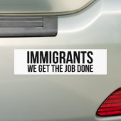 Immigranten krijgen werk gedaan tegen antitrump bumpersticker (Op auto)