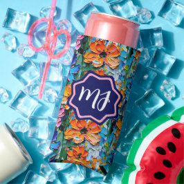 Impasto-stijl bloemen in een kleurrijke monogram seltzer blikjeskoeler