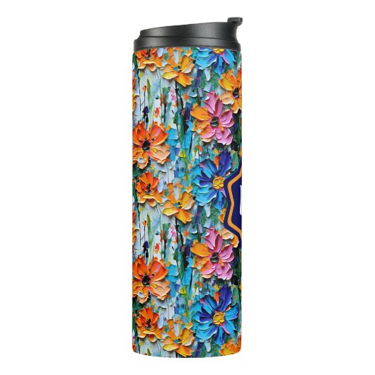 Impasto-stijl bloemen in een kleurrijke monogram thermosbeker (Gedraaid links)