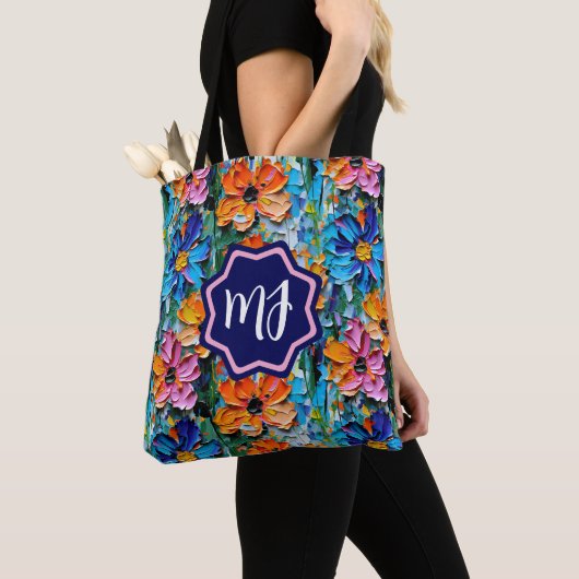Impasto-stijl bloemen in een kleurrijke monogram tote bag (Dichtbij)
