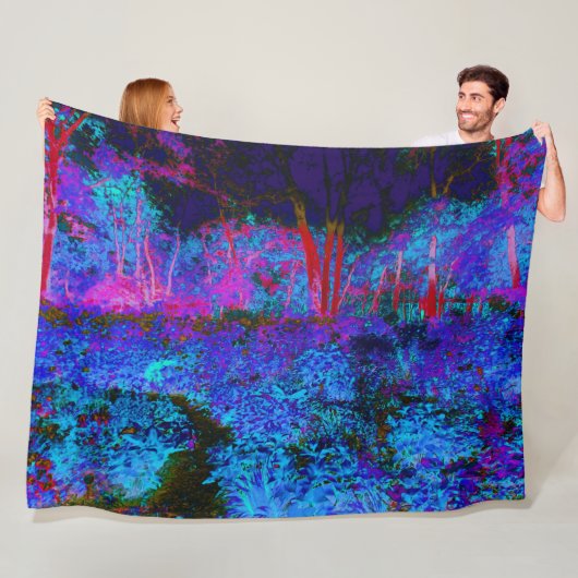 Impressionistic Dark Blue and Red Garden Landscape Fleece Deken (In situ)