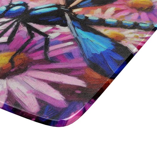 Impressionistische libel op roze madeliefjes bloem snijplank (Hoek)