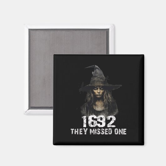 In 1692 miste hij een grappige Salem Halloween 3 Magneet (Voorkant / Achterkant)