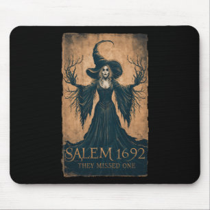 In 1692 misten ze een Halloween feministische heks Muismat