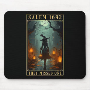 In 1692 misten ze een heks van Halloween Muismat