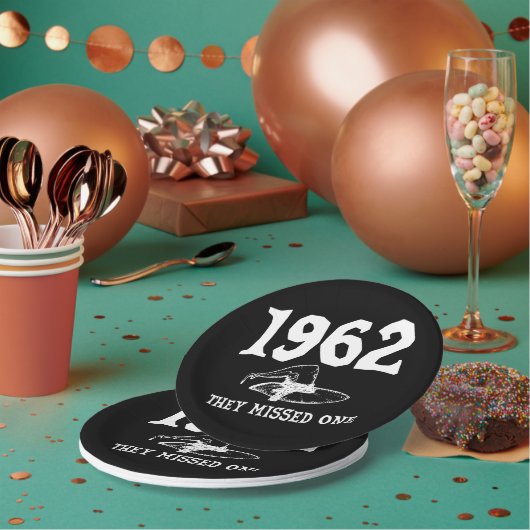 In 1962 misten ze Salem Witch Halloween Papieren Bordje (Multi)