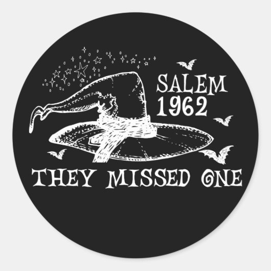 In 1962 misten ze Salem Witch Halloween Ronde Sticker (Voorkant)