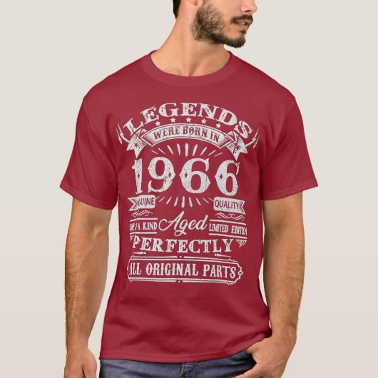 In 1966 werden 55 jaar oude geschenken geleend. t-shirt (Voorkant)