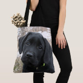 In afwachting van Lente - Labrador Puppy - Zwart L Tote Bag (Dichtbij)