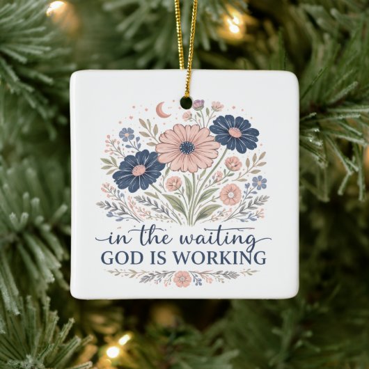 In afwachting werkt God Ornament (Boom)