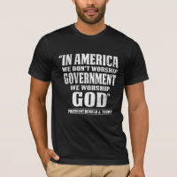 in Amerika aanbidden we geen regering ,Pro trump