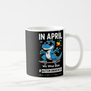 In April dragen we blauwe grappige skateboardende  Koffiemok