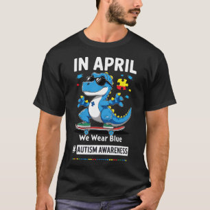 In April dragen we blauwe grappige skateboardende  T-shirt