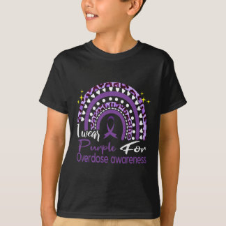 In augustus draag we paarse regenboogoverdoseringe t-shirt
