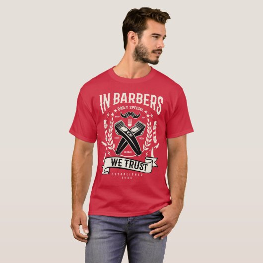 In Barbers vertrouwen we T-shirt (Voorkant volledig)