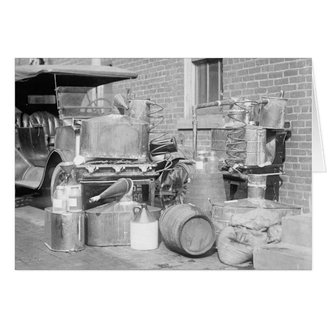 In beslag genomen illegale drankstokerij, 1922 (Voorkant Horizontaal)