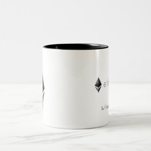 In Crypto vertrouwen wij de Mok van Ethereum (Center)