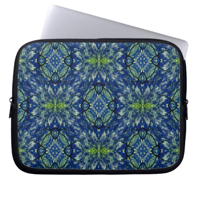 In de bergen.... laptop sleeve (Voorkant)