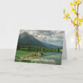 In de diepste sympathie in de bergachtige Bosweter Kaart (Gele Bloem)