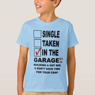 IN DE GARAGE (MET DAD) DIE EEN HOOGSTE ROD BOUWT T-SHIRT