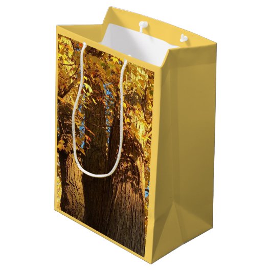 In de gloed van Golden Maple Leaves - Medium Cadeauzakje (Achterkant Gekanteld)