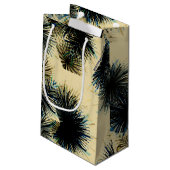 In de kleur Beige Klein Cadeauzakje (Achterkant Gekanteld)