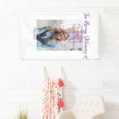 In de liefdevolle herinnering van herinnering houd spandoek (Insitu)