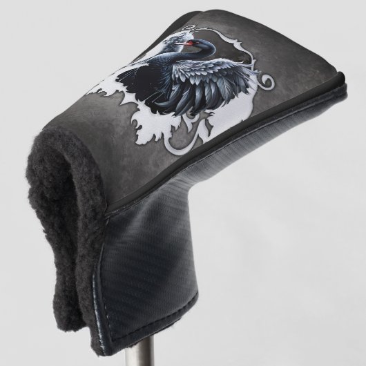 In de schaduw van elegantie: een zwarte zwaan. golfheadcover (3/4 voorkant)